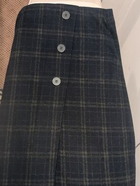 Fabulous J. Jill Dark Navy and Olive Plaid Button-Front Skirt